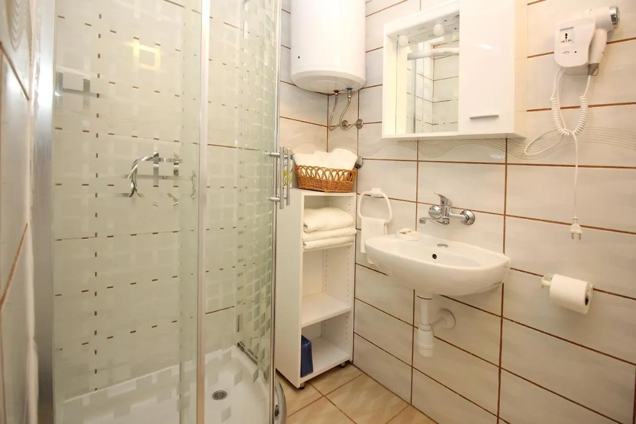 Apartments And Rooms With Parking Space Baska, Krk - 19215 Baska (Krk)