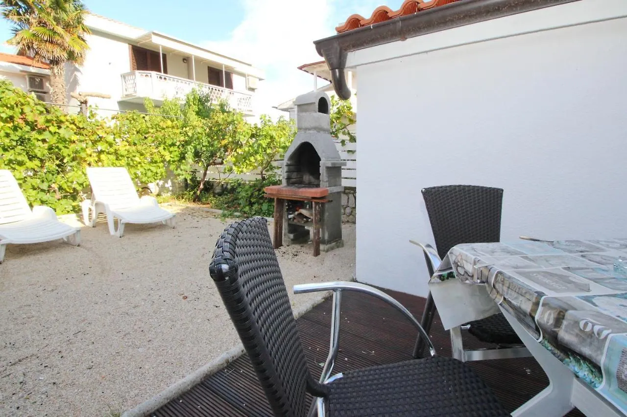 Apartments And Rooms With Parking Space Baska, Krk - 19215 Baska (Krk)