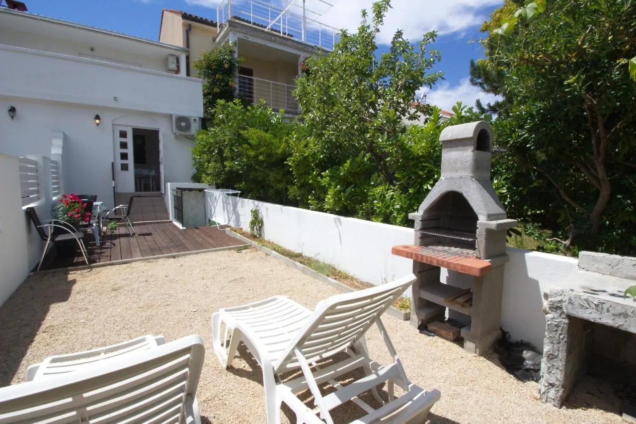Apartments And Rooms With Parking Space Baska, Krk - 19215 Baska (Krk)